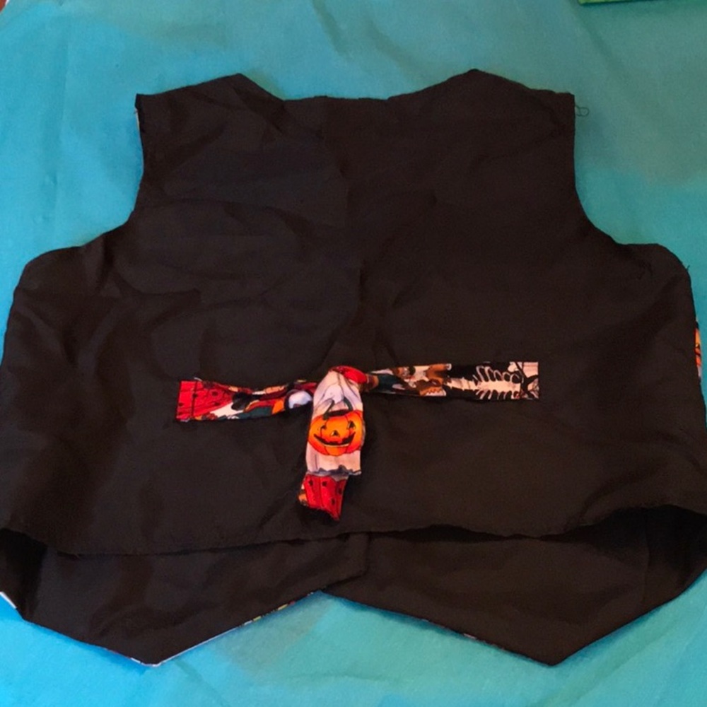 Halloween girls vest - Picture 3 of 3